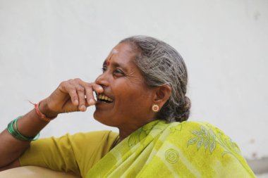 20 Mayıs 2022 Hyderabad Hindistan 'da Hintli Yaşlı Kadınlar