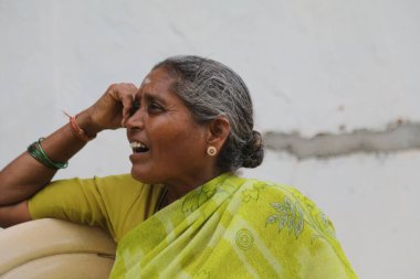 20 Mayıs 2022 Hyderabad Hindistan 'da Hintli Yaşlı Kadınlar