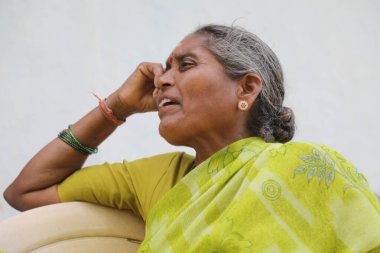 20 Mayıs 2022 Hyderabad Hindistan 'da Hintli Yaşlı Kadınlar