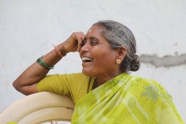 20 Mayıs 2022 Hyderabad Hindistan 'da Hintli Yaşlı Kadınlar