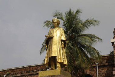 Kolaj Binası 'nın dışı