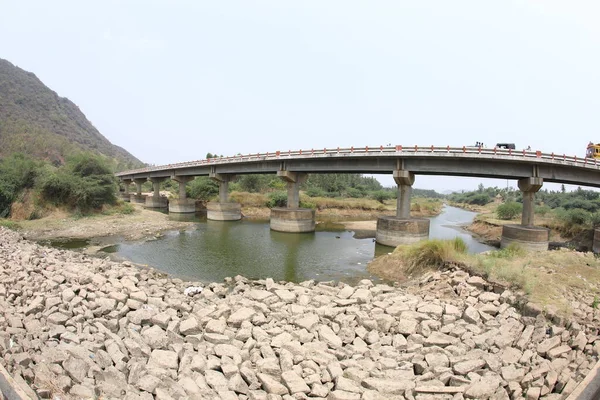 Ponte Attraverso Fiume Nella Zona Rurale — Foto Stock