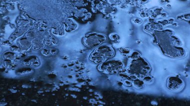 Ay ışığındaki su dokusu