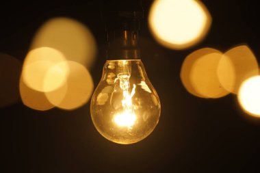 Eski model ampul gece