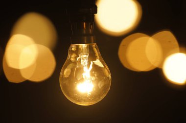 Eski model ampul gece