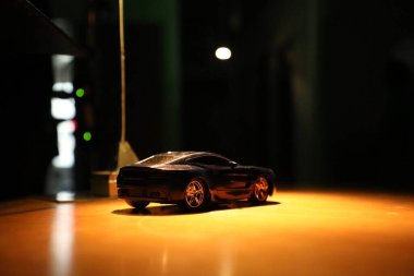 Gece araba park etmek.