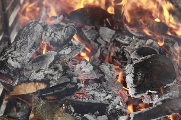 Φωτιά Στο Ινδουιστικό Μέρος Αποτέφρωσης — Φωτογραφία Αρχείου