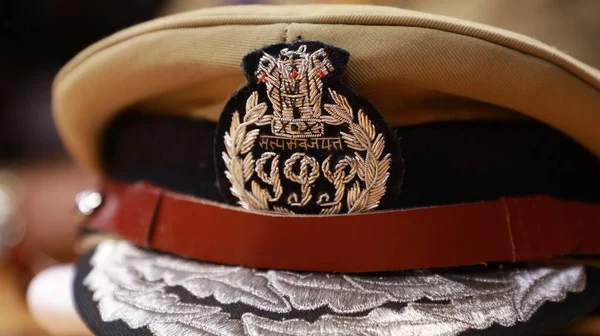 Chapéu Polícia Indiana Mesa — Fotografia de Stock