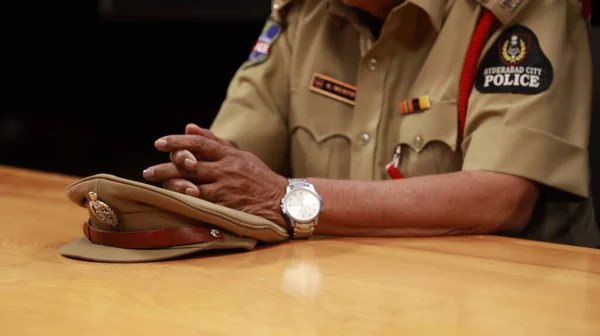 Шляпа Индийской Полиции Столе — стоковое фото