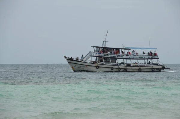 Barco Turístico Agua —  Fotos de Stock