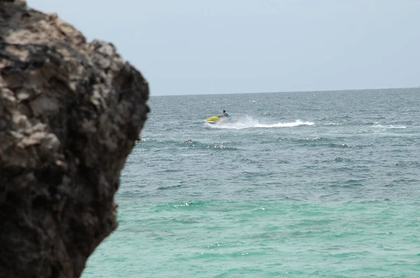 Motorino Dell Acqua Mare Tropicale — Foto Stock