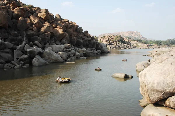 Teknedeki balıkçılar