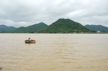 Teknedeki balıkçılar
