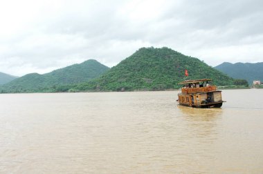 Yolcu gemisi Hindistan Nehri 'nde.