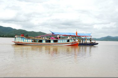 Yolcu gemisi Hindistan Nehri 'nde.