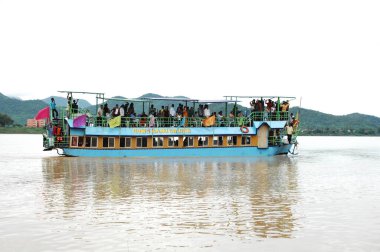 Yolcu gemisi Hindistan Nehri 'nde.