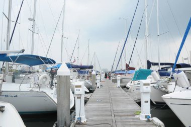 Plajdaki park tekneleri