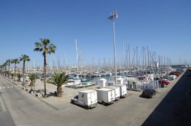 Plajdaki park tekneleri