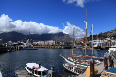 Plajdaki park tekneleri