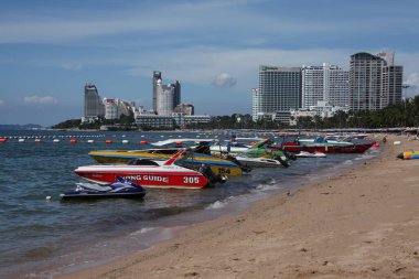 Plajdaki park tekneleri