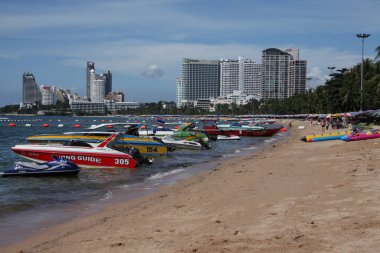 Plajdaki park tekneleri