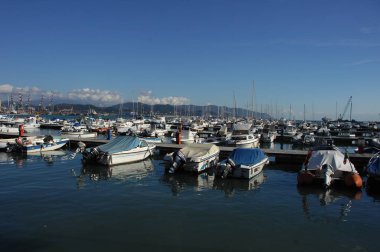 Plajdaki park tekneleri