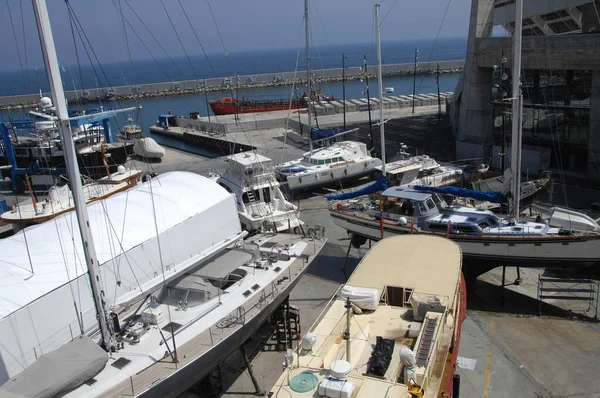 Barcos Estacionamento Praia — Fotografia de Stock