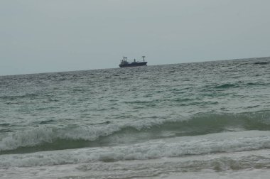 Harbor 'da bir gemi.