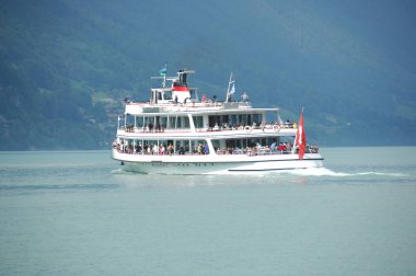 Harbor 'da bir gemi.