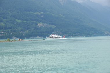 Harbor 'da bir gemi.