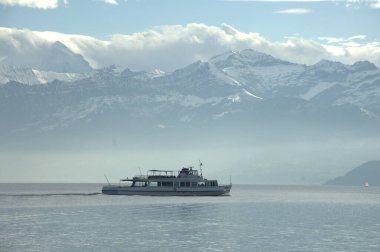 Suda turist botları