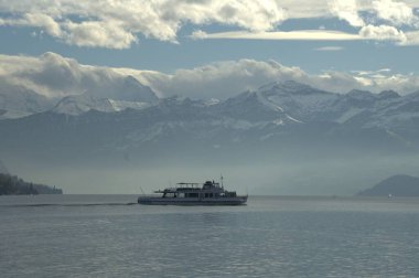 Suda turist botları