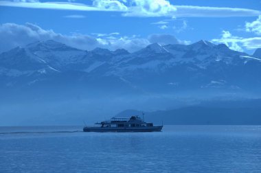 yolcu gemisi denizde
