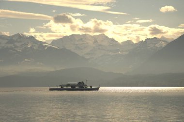 yolcu gemisi denizde