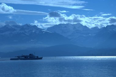 yolcu gemisi denizde