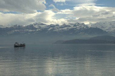 yolcu gemisi denizde
