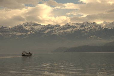 yolcu gemisi denizde