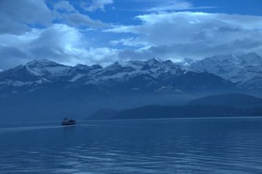 yolcu gemisi denizde
