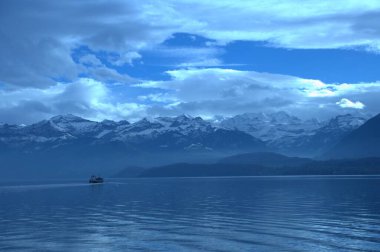 yolcu gemisi denizde