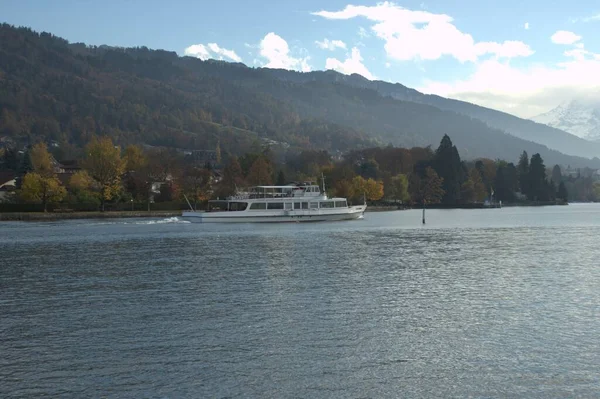 Suda turist botları