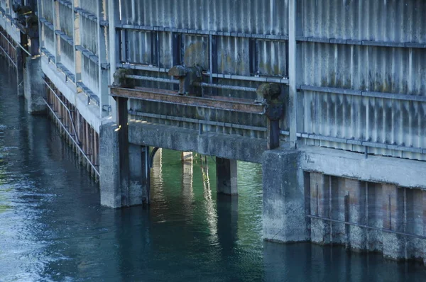 Híd Folyón — Stock Fotó