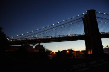 Köprüde Işıklar Dekorasyonu