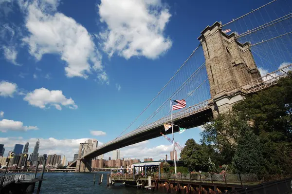 Brücke Durch Den Fluss Amerika — Stockfoto