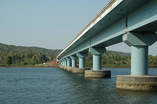 横跨印度河的桥梁 — 图库照片