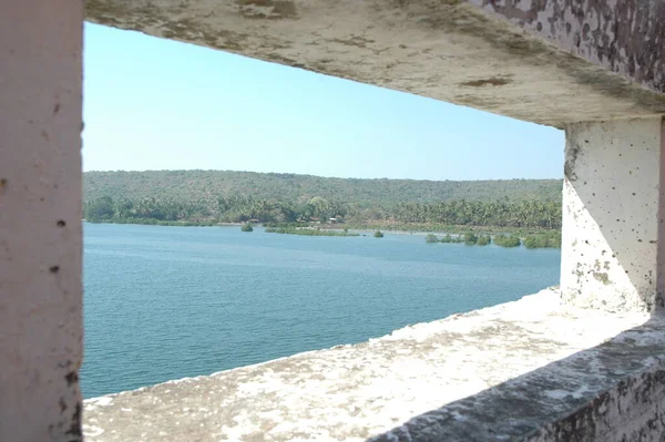 Jembatan Melalui Sungai India — Stok Foto