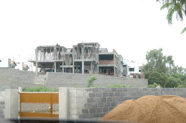 İnşaat binasının dışı.