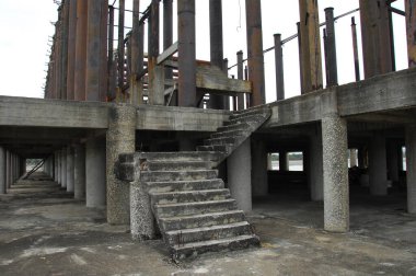 İnşaat binasının dışı.