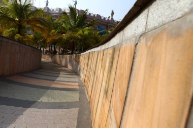 Modern Binanın Dışı