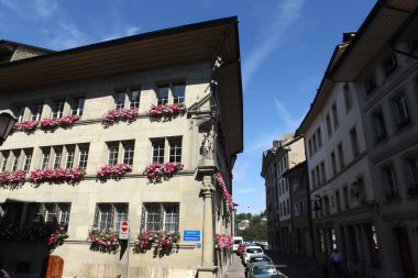 Modern Binanın Dışı