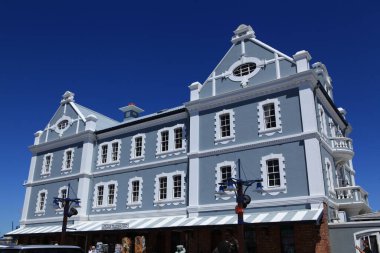 Modern Binanın Dışı